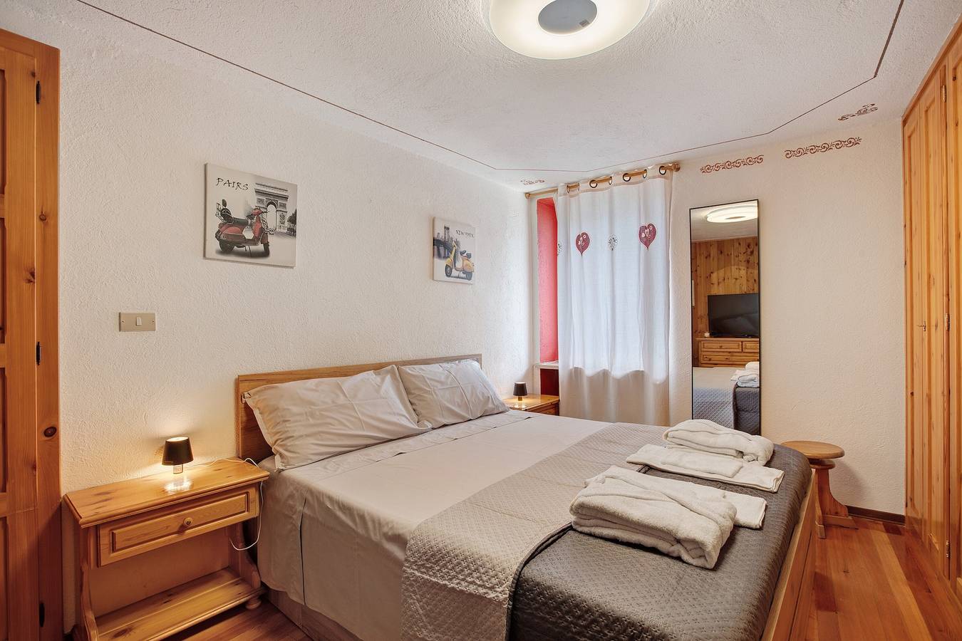 Entire apartment, Apartment 'Ma Petite Maison' with Mountain View and Balcony in Comune di Sarre, Wallisian Alps