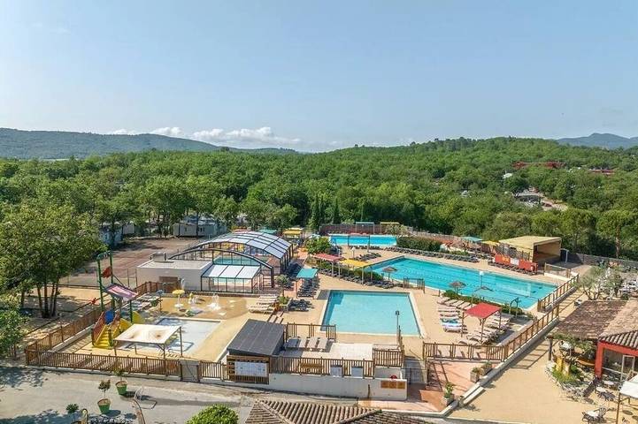 Camping pour 5 personnes à Lagorce
