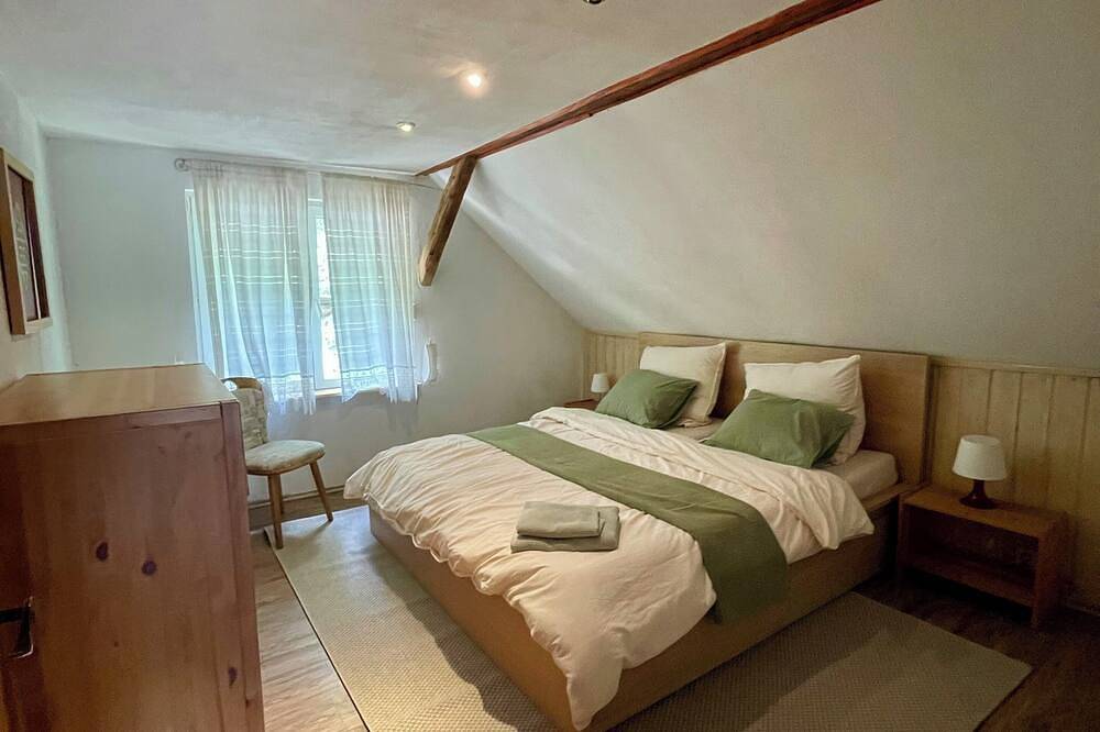 Ferienhaus mit 13 Betten, 2 Bädern, großer Terrasse in ruhiger Waldlage in Reinhardtsdorf-Schöna, Elbsandsteingebirge