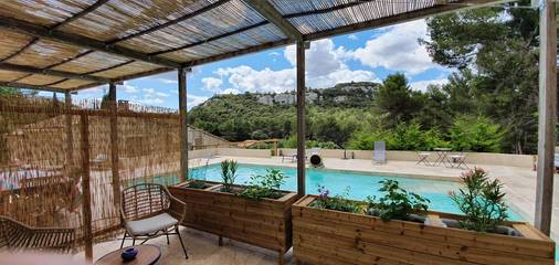 Chambre d’hôte pour 2 personnes, avec piscine et jardin ainsi que bassin pour enfant et vue au Parc naturel régional des Alpilles