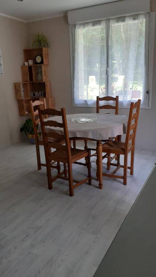 Location de vacances pour 3 personnes, avec vue ainsi que terrasse et jardin à Bourthes - 3