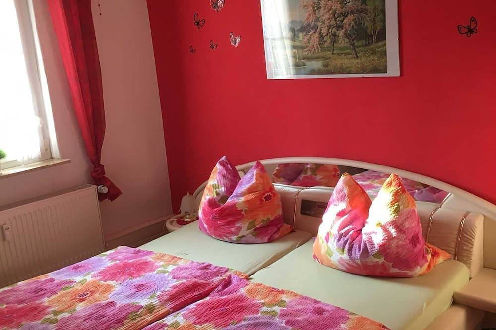 Entire apartment, Vacation apartment 1 Alte Kaserne - Holiday apartments Alte Kaserne close to Lake Drewen in Wesenberg, Mecklenburg-Strelitz