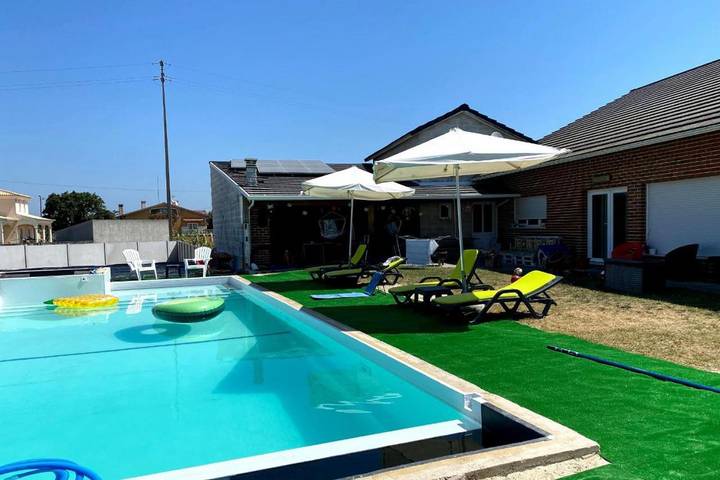 Gîte pour 5 personnes, avec terrasse ainsi que piscine et jardin dans Ponte de Vagos