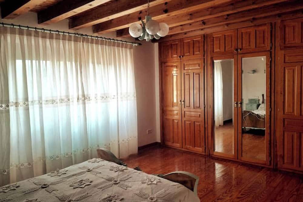 Preciosa Casa a 5 Minutos de Sierra de la Cebollera in Valdeavellano de Tera, Soria Province