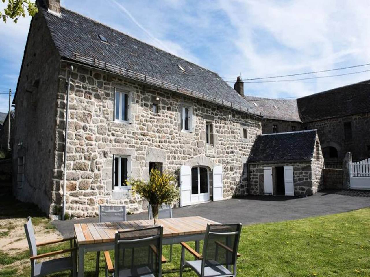 Gîte pour 4 Personnes dans Saint-Laurent-de-Veyrès, L'Aubrac