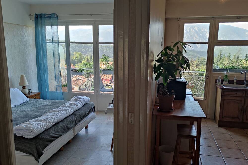 Entire apartment, Bel Appartement Avec vue Panoramique sur la Montagne in Vernet-les-Bains, Parc naturel régional des Pyrénées catalanes