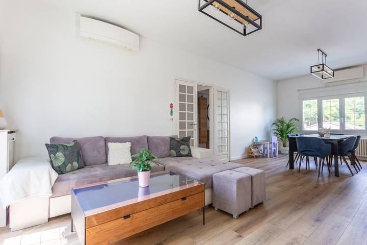 Maison de vacances pour 5 personnes, avec Balcon ainsi que Terrasse et Jardin à Montgeron