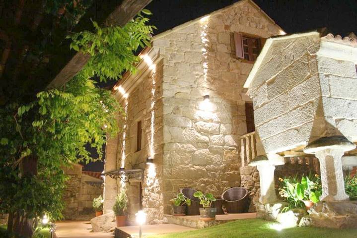 Gîte pour 5 personnes, avec Terrasse ainsi que Jardin et Vue dans Combarro