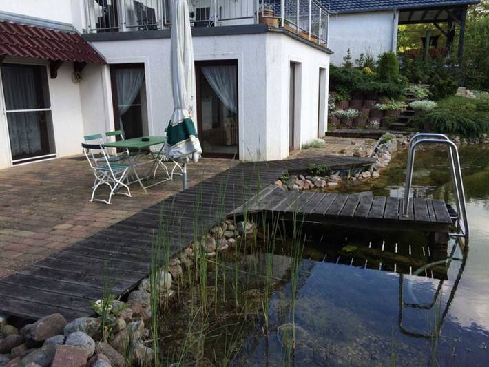 Ferienwohnung für 2 Personen, mit Ausblick und Pool sowie Garten und Terrasse in Mecklenburgische Seenplatte