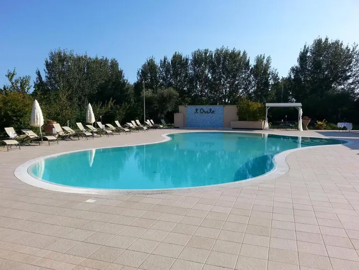 Casa de familia para 2 personas, con vistas además de jardín y piscina - 1