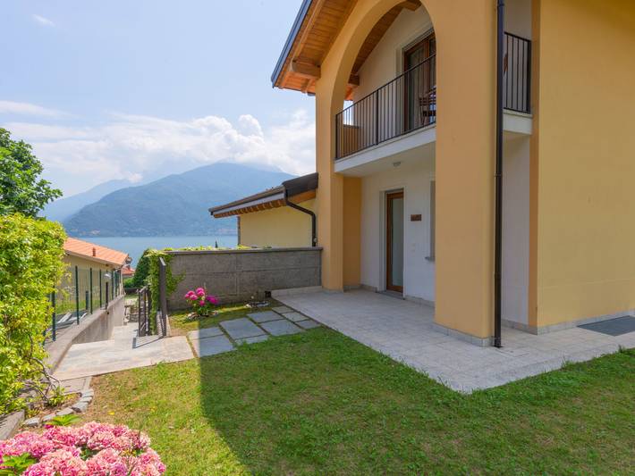 Ferienhaus für 5 Personen, mit Balkon und Terrasse sowie Garten in Musso