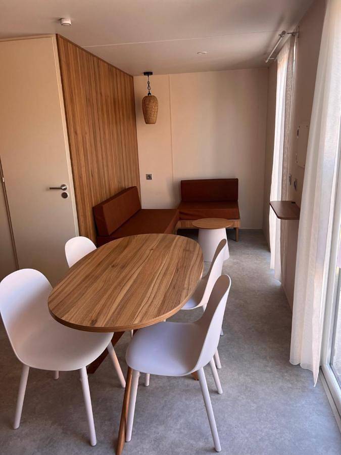 Camping pour 4 personnes, avec Jacuzzi et Terrasse ainsi que Jardin et Piscine à Grimaud - 4