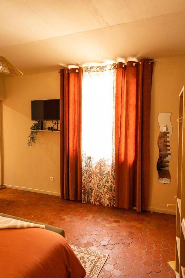 Gîte pour 2 personnes, animaux acceptés dans Office De Tourisme D Arles Camargue - 3