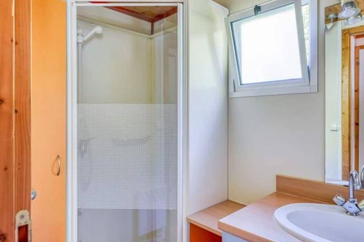 Gîte pour 4 personnes, avec terrasse et piscine, animaux acceptés à Lamonzie-Montastruc - 4
