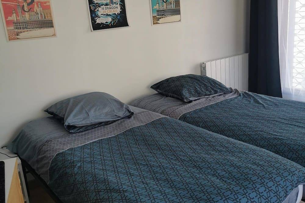 Geheel appartement, 4-person apartment with private garden, 1km from the beach in Calais, Calais en omgeving