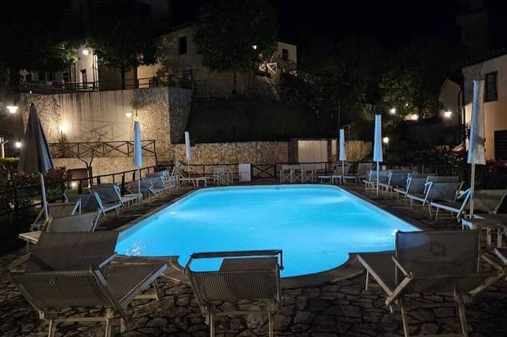 Ferienwohnung für 4 Personen, mit Pool und Garten in San Vivaldo