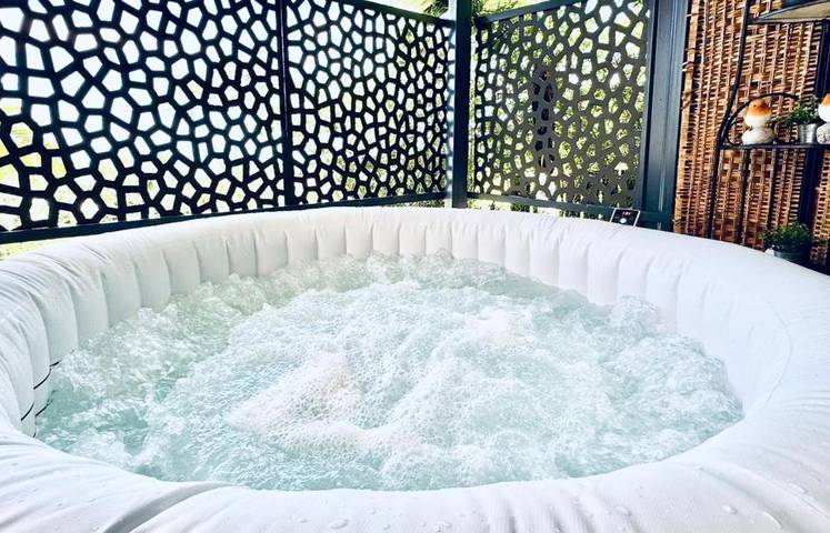 Maison de vacances pour 2 personnes, avec jacuzzi ainsi que jardin et terrasse