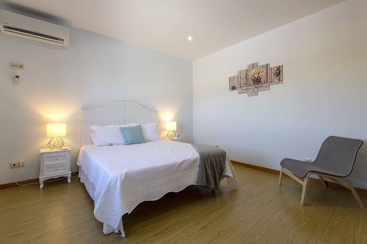 Casa Celeste-Deluxe Ocean View/Heated Pool in Ponta Garça, São Miguel