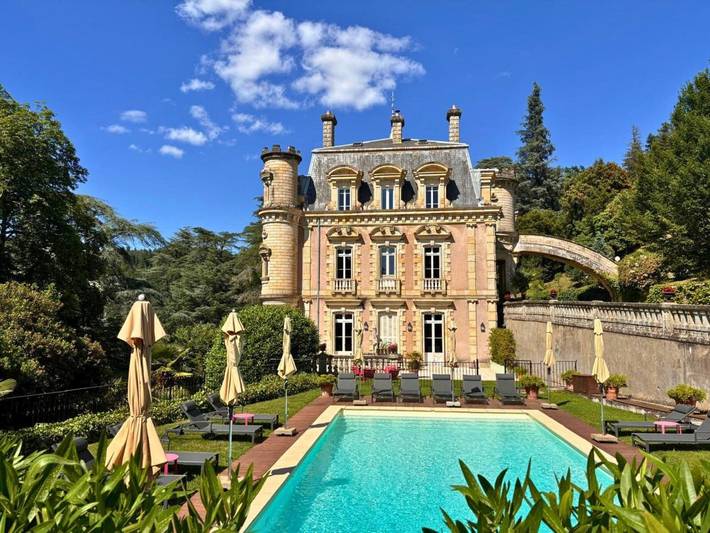 Maison d’hôte pour 2 personnes, avec Terrasse et Jardin ainsi que Piscine et Sauna