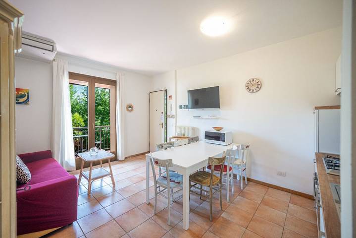 Ferienwohnung für 2 Personen, mit Balkon/Terrasse und Pool in Costermano - 2