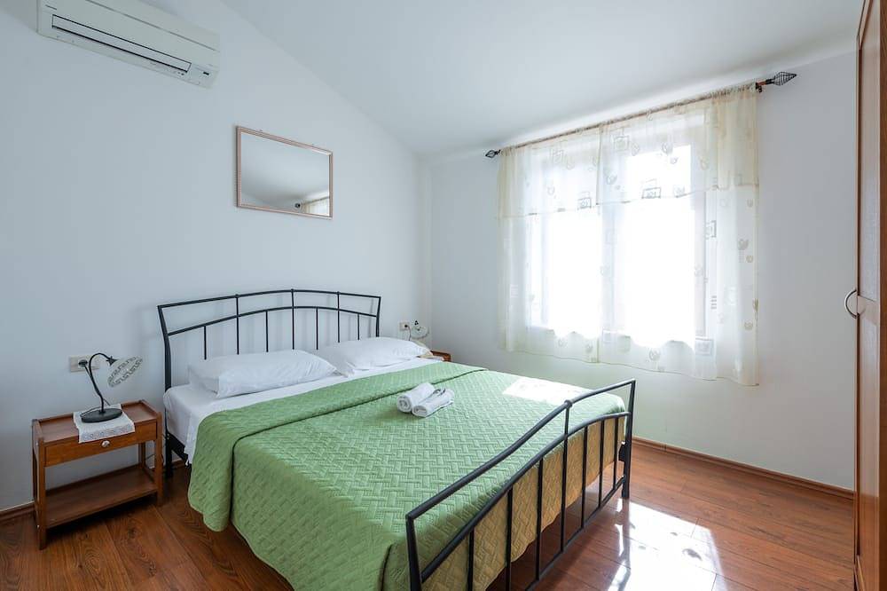Stilvolle Villa**** beheiztem Schwimmbad, 2,5 km vom Meer entfernt, Grill, Wifi in Marčana, Südküste Istrien