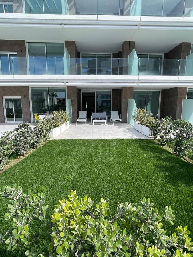 Apartamento de vacaciones para 4 personas, con piscina además de terraza y jardín - 1