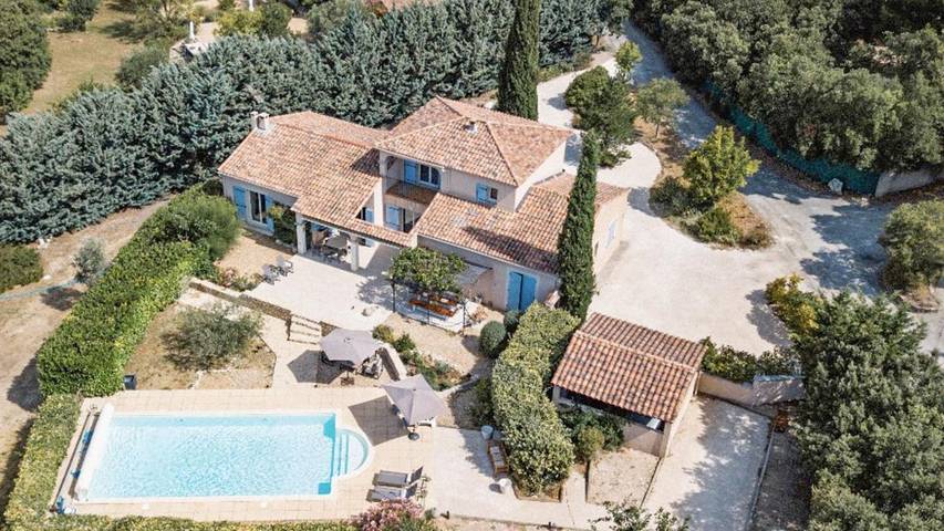 Chalet para 8 personas, con terraza además de piscina y jardín - 1