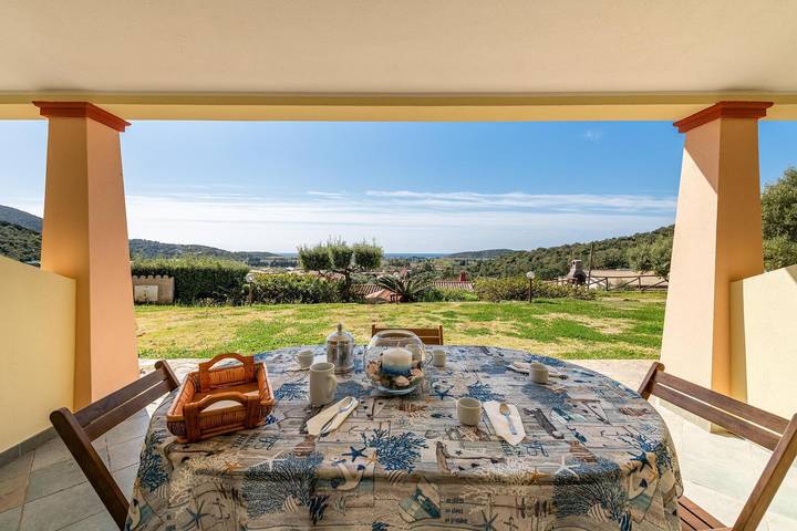 Ferienhaus für 6 Personen, mit Meerblick und Balkon/Terrasse sowie Garten und Ausblick in Chia - 4