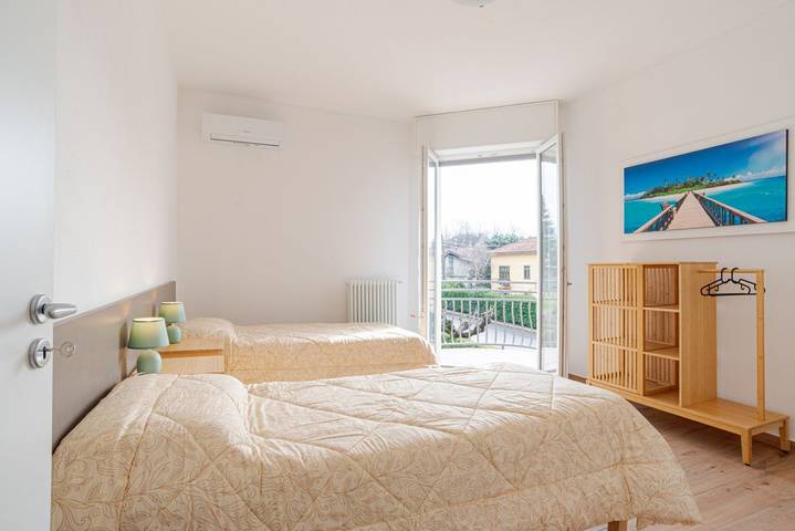 Appartamento intero, Accogliente Appartamento con balcone! Casa Grigna in Cesana Brianza, Brianza
