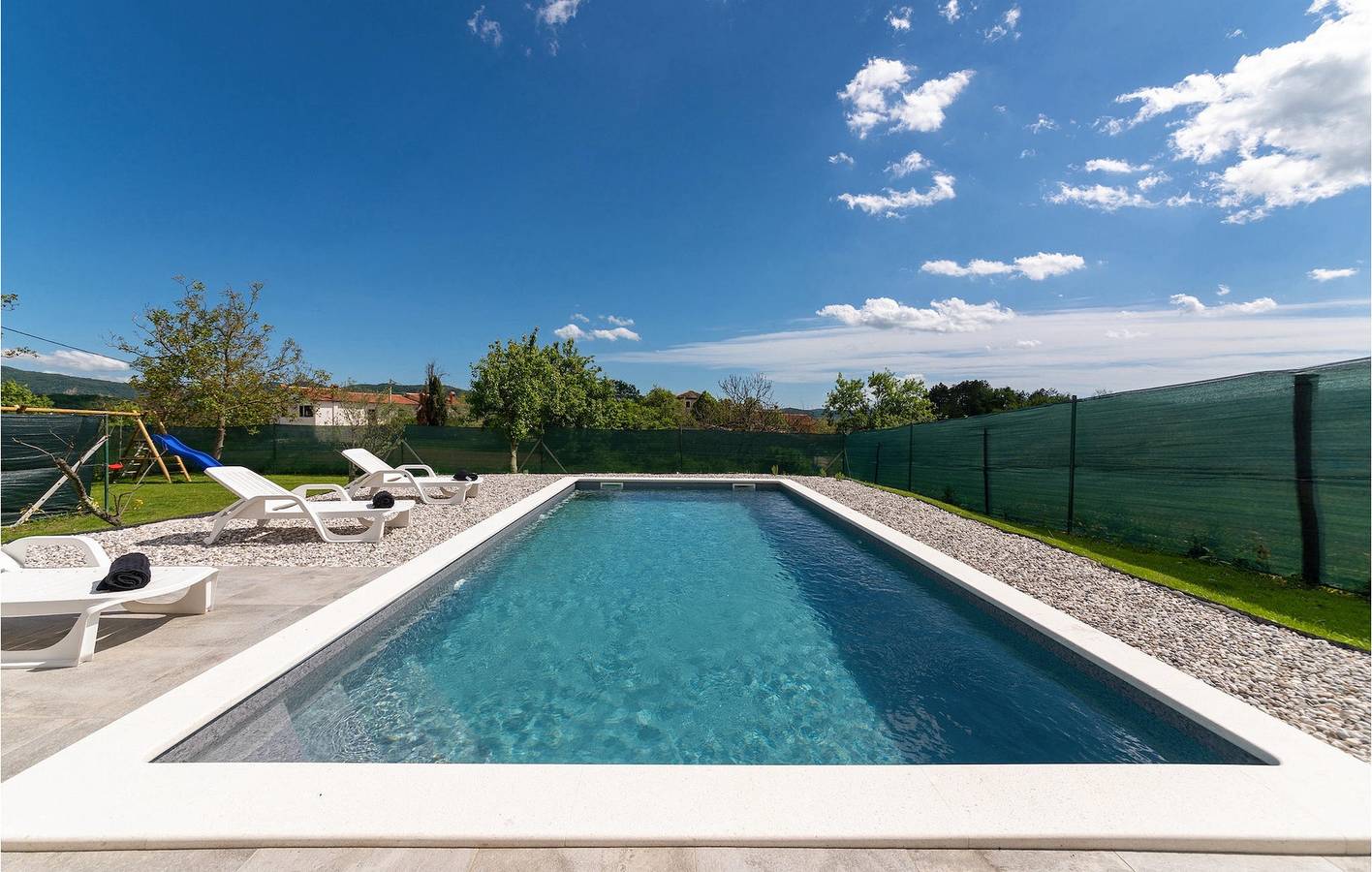 Geräumige 2-Zimmer-Wohnung mit Pool, WLAN und Parkplatz in Buzet, Zentralistrien