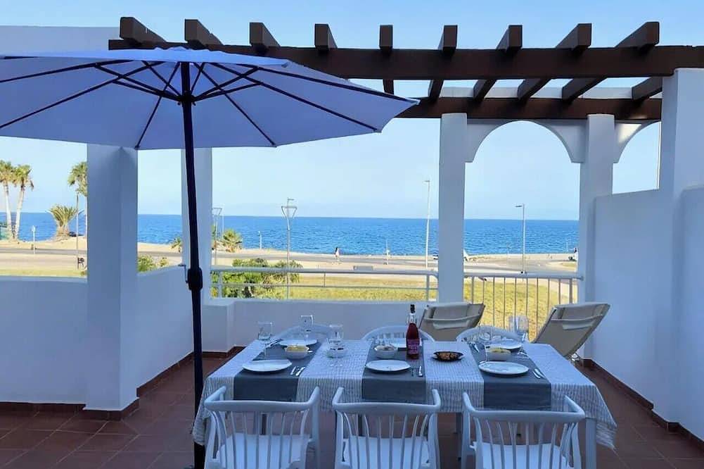 Appartamento intero, Frontline Mojacar Beach • 3Br - Terrace & Sea Views in Playa del Cantal, Mojacar