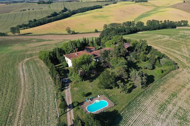 Location de vacances pour 15 personnes, avec balcon et jardin à Cintegabelle
