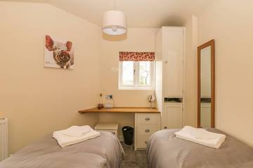 Log Cabin for 2 People in Alton Towers, Staffordshire, Photo 3