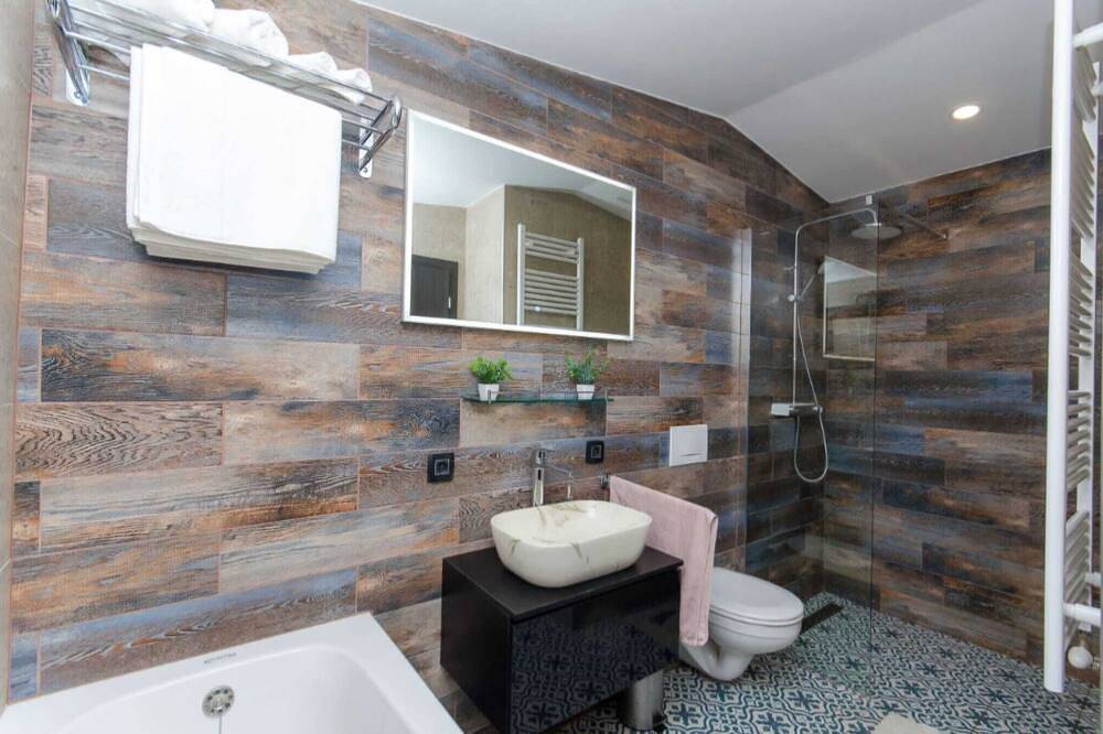 Villa sa bazenom i jacuzzijem u Dalmatinskoj zagori na 20 min od Splita in Dalmatinisches Zagora