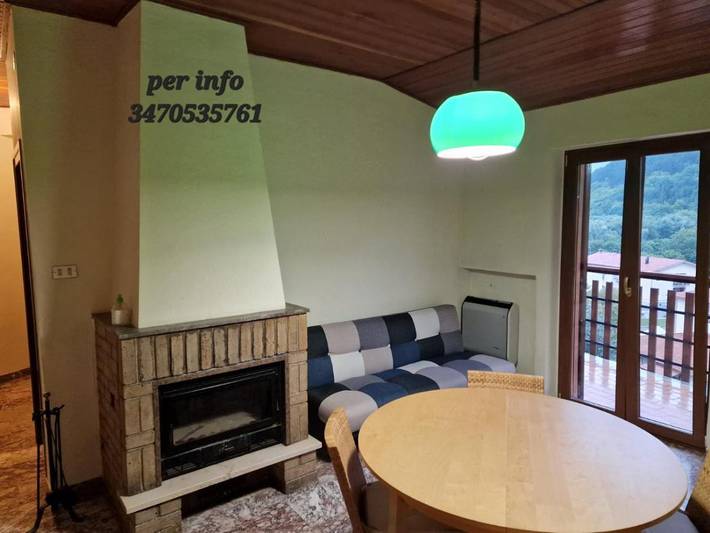 Casa vacanza per 6 persone, con Balcone e Terrazza nonché Giardino e Vista lago a Villetta Barrea