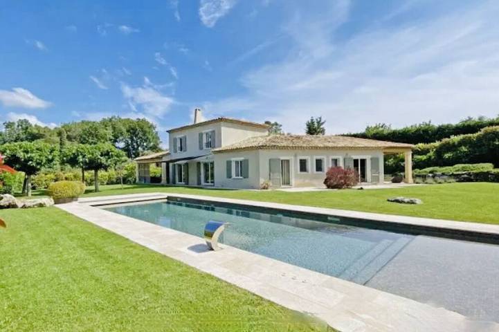 Villa pour 10 personnes, avec jardin et sauna à Roquefort-les-Pins