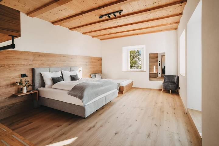 Ferienwohnung für 5 Personen, mit Pool und Ausblick sowie Garten - 1