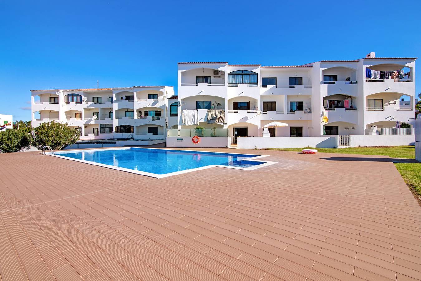 Entire apartment, Apartment 'Zeza' with Shared Pool, Private Terrace and Wi-Fi in Albufeira, Faro District