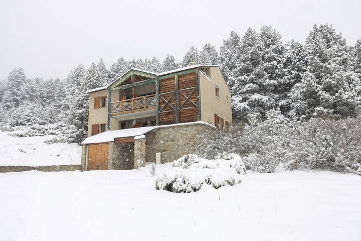 Appartement entier, Appartement "Capcir" avec vue sur les montagnes, terrasse partagée et Wi-Fi in Les Angles, Parc naturel régional des Pyrénées catalanes
