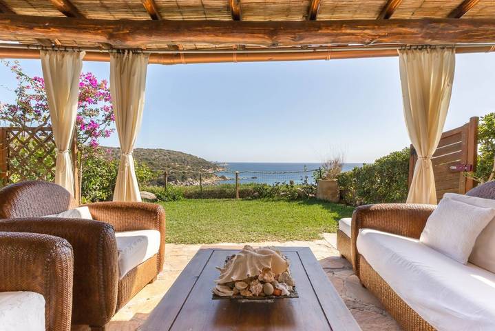 Luna Bay Home Retreat in Simius, Villasimius