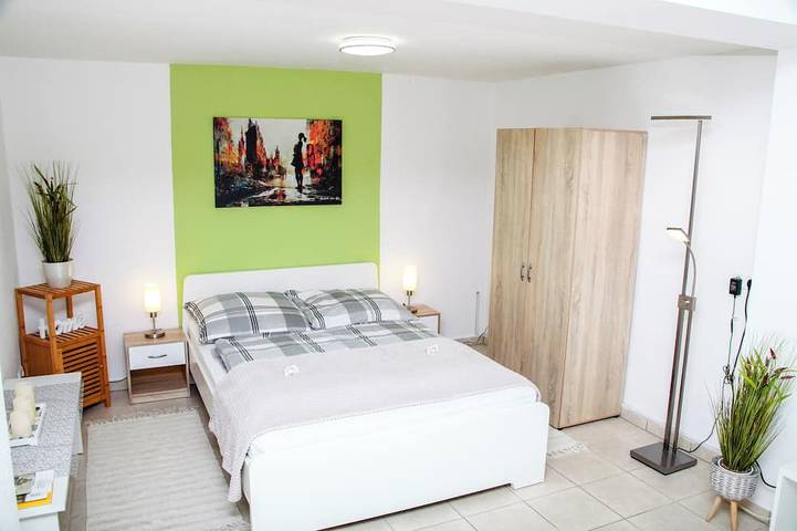 Ferienwohnung für 4 Personen, mit Terrasse und Garten in Bitburg