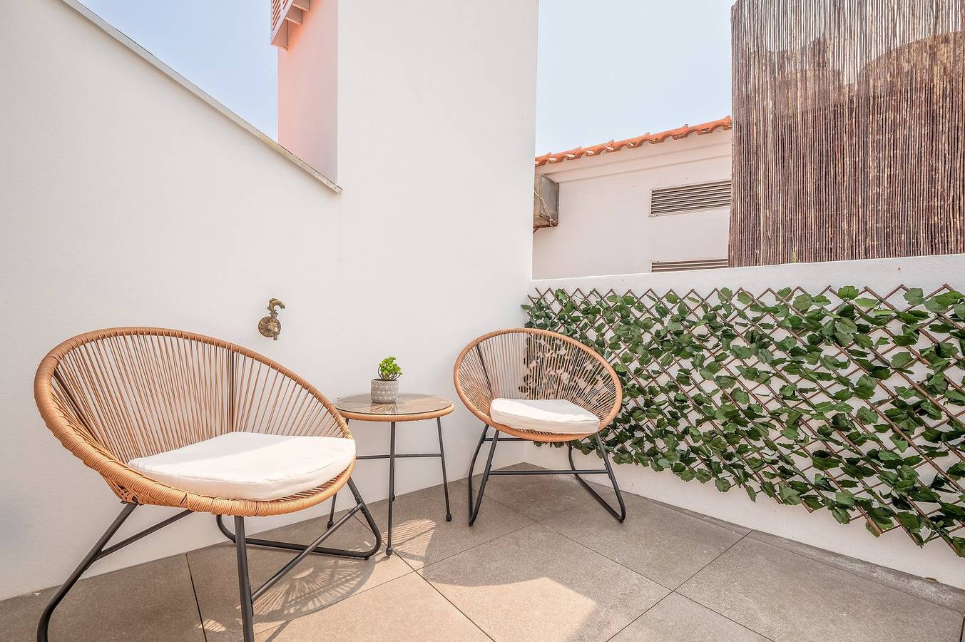 Ganze Wohnung, Ferienwohnung für 6 Personen mit Terrasse in Praia da Califórnia, Sesimbra
