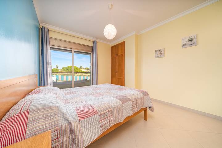 Casa rural para 4 personas, con balcón y jardín en Armação de Pêra (costa)