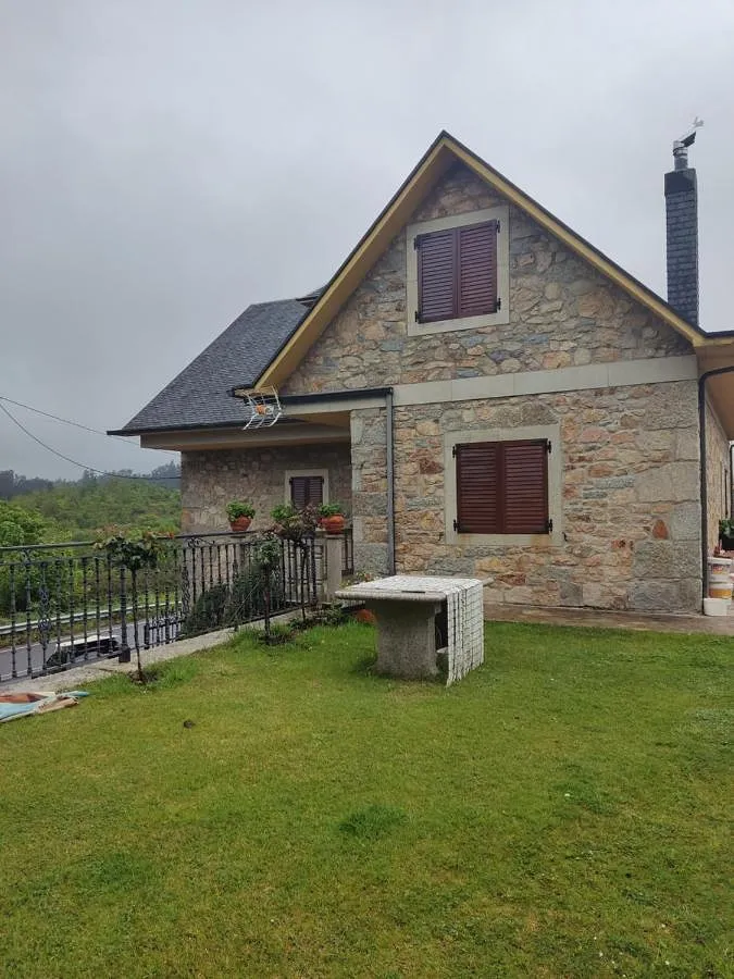 Casa rural para 6 personas, con vistas además de jardín y vistas al lago - 1