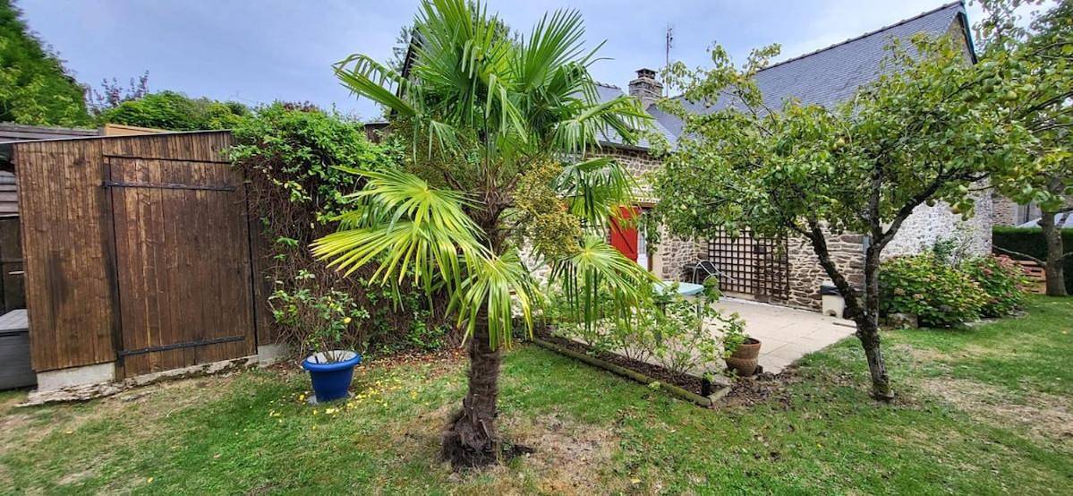 Three-Bedroom House in Hardanges, Mayenne