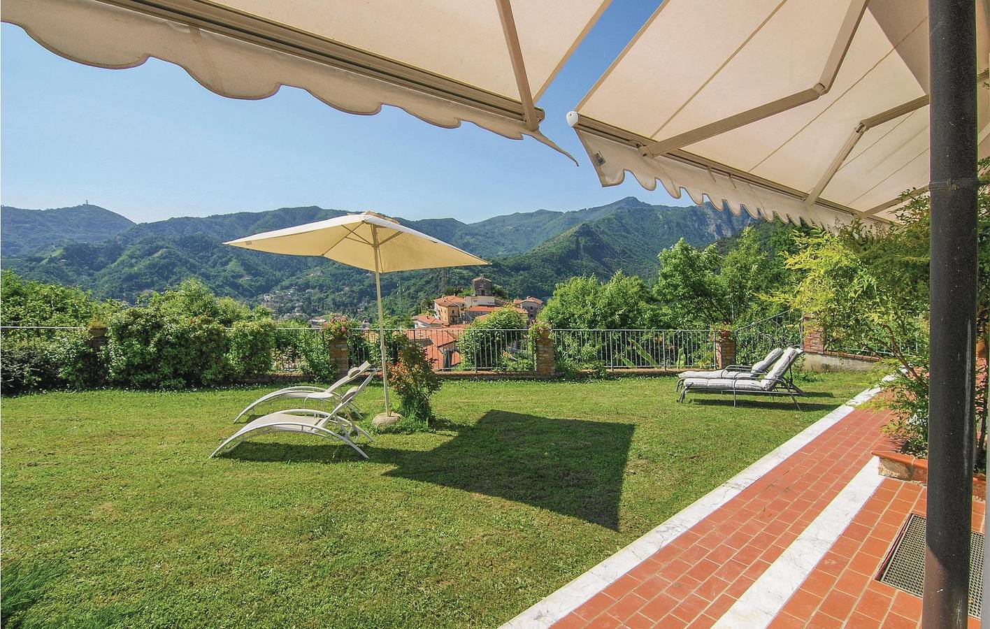 Carrara Wohnung: Pool, Parkplatz, WiFi - 1km zur Stadt in Carrara, Italienische Riviera
