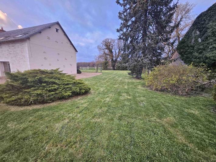 Location de vacances pour 10 personnes, avec vue et jardin à Hommes - 3