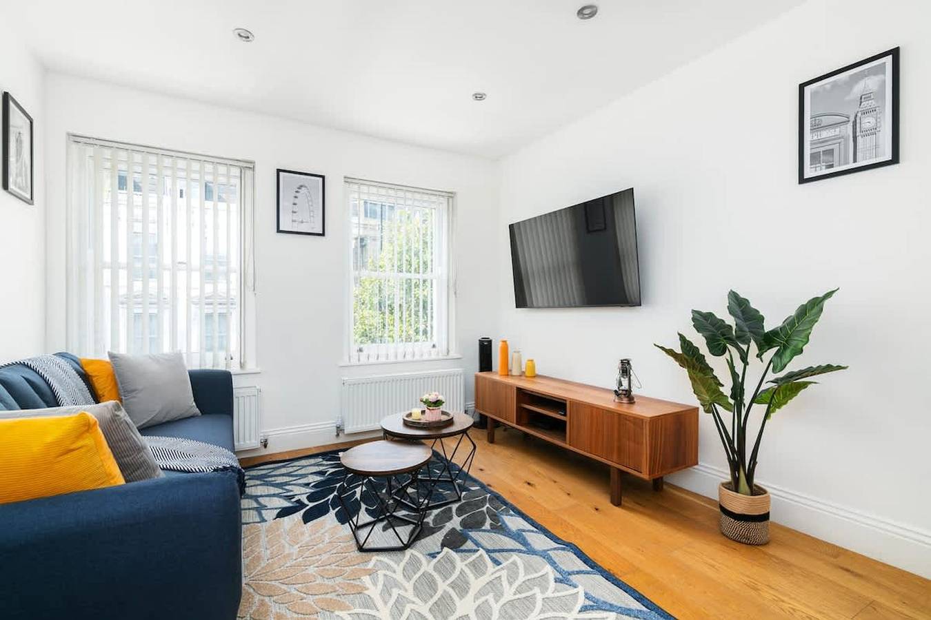 Entire apartment, Modern Shoreditch Apartment with Balcony Sleeps 4 in Bethnal Green, London