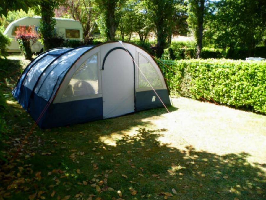 Camping Le Céou - Tente 4 personnes - Tente " Prêt à camper" 2 chambres in Saint-Cybranet, Périgord Noir