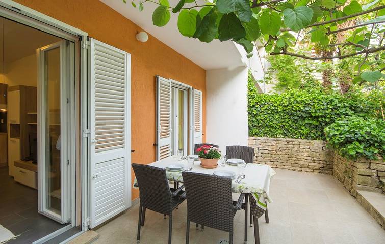 Ferienwohnung für 3 Personen, mit Balkon/Terrasse und Garten in Poreč - 4